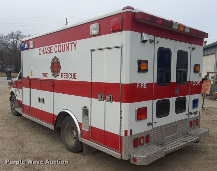 image for item LX9970 1995 Ford E350  ambulance