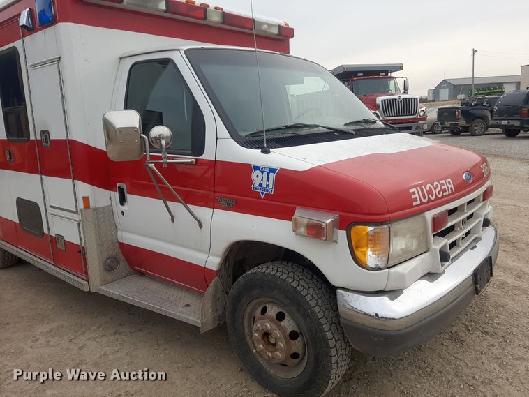 image for item LX9970 1995 Ford E350  ambulance