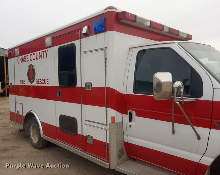 image for item LX9970 1995 Ford E350  ambulance