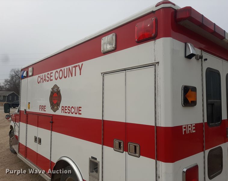 image for item LX9970 1995 Ford E350  ambulance