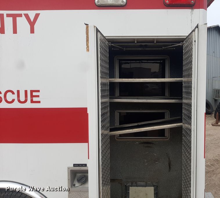 image for item LX9970 1995 Ford E350  ambulance