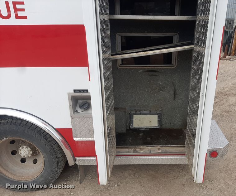 image for item LX9970 1995 Ford E350  ambulance