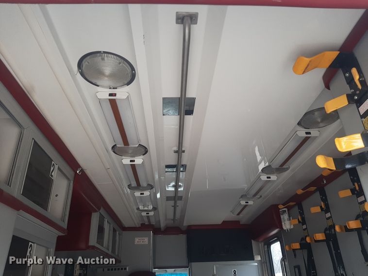 image for item LX9970 1995 Ford E350  ambulance