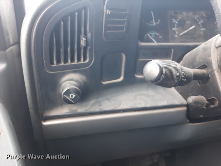 image for item LX9970 1995 Ford E350  ambulance