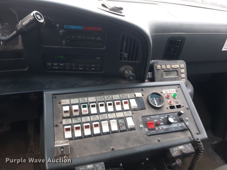 image for item LX9970 1995 Ford E350  ambulance