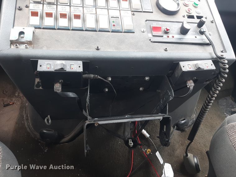 image for item LX9970 1995 Ford E350  ambulance