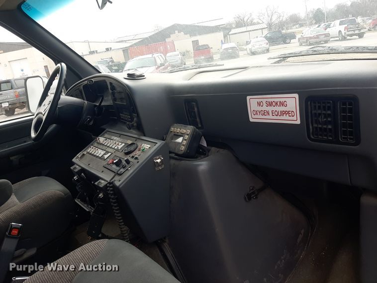 image for item LX9970 1995 Ford E350  ambulance