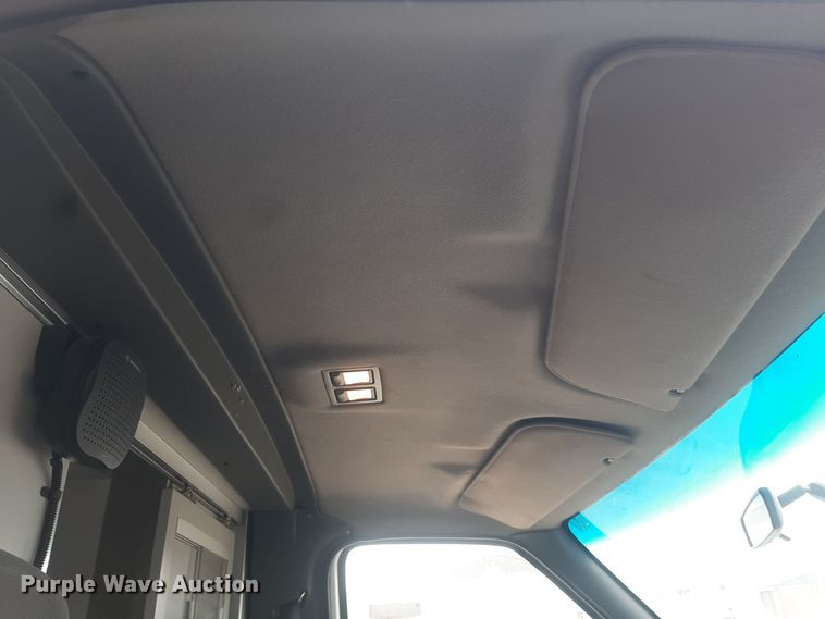 image for item LX9970 1995 Ford E350  ambulance