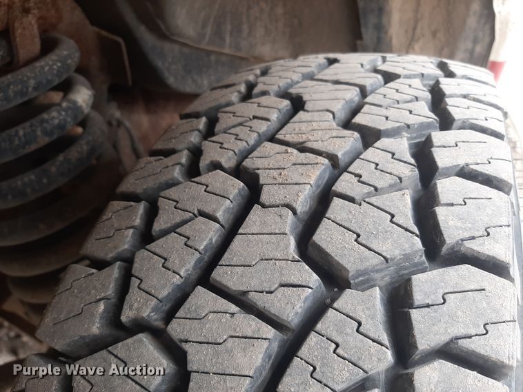 image for item LX9970 1995 Ford E350  ambulance