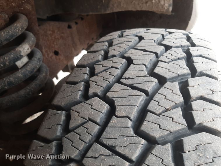 image for item LX9970 1995 Ford E350  ambulance