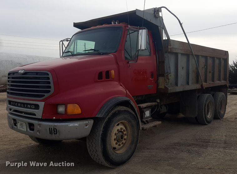 image for item LX9971 2000 Sterling L9500 dump truck