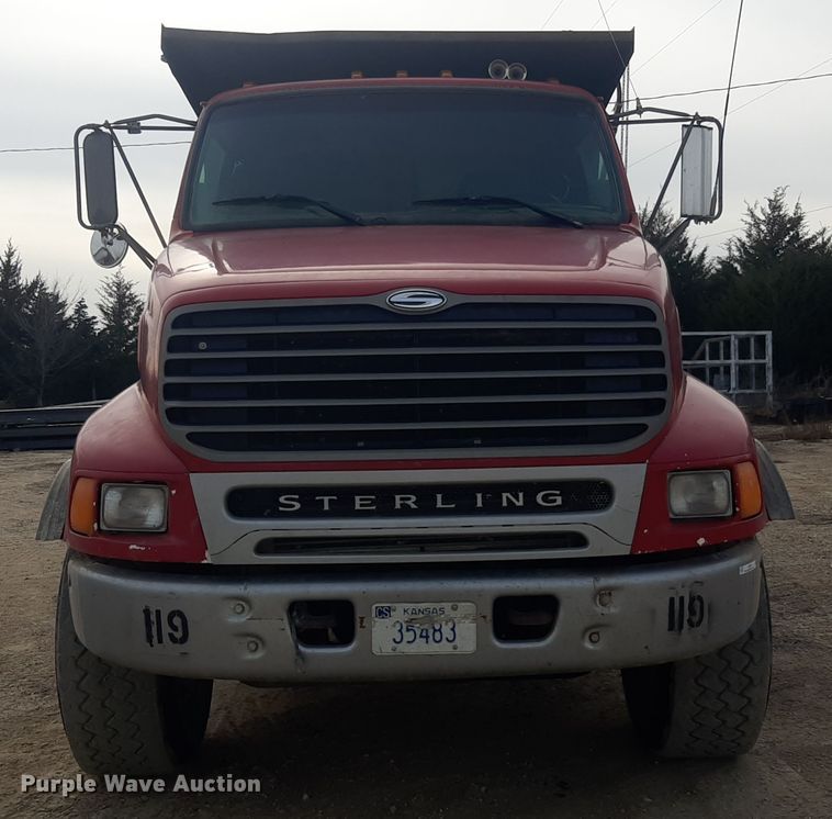 image for item LX9971 2000 Sterling L9500 dump truck