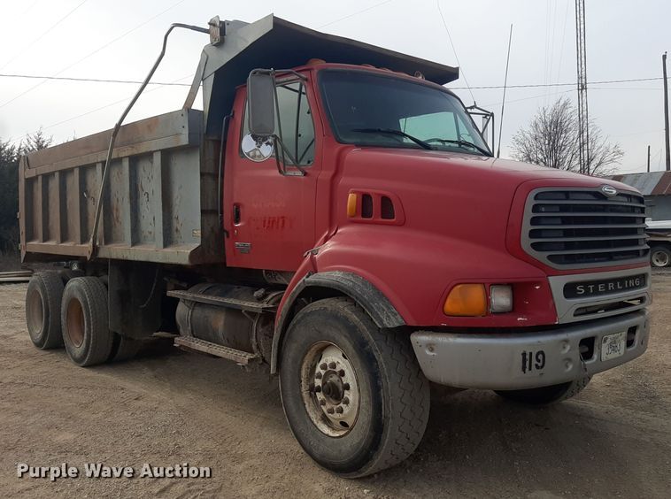 image for item LX9971 2000 Sterling L9500 dump truck