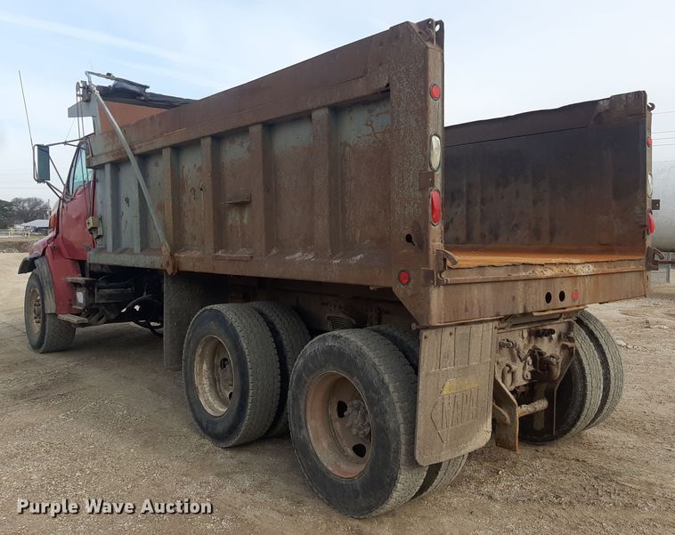 image for item LX9971 2000 Sterling L9500 dump truck
