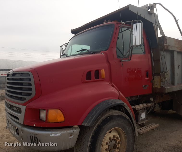 image for item LX9971 2000 Sterling L9500 dump truck
