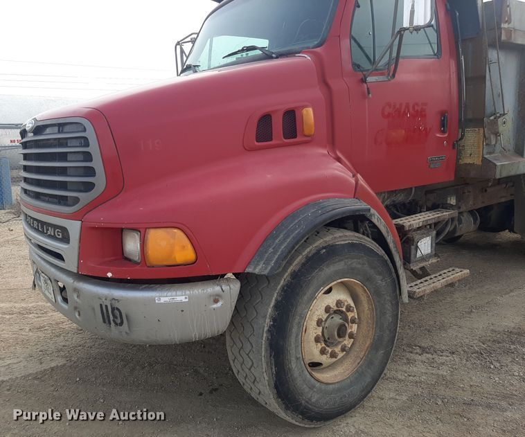 image for item LX9971 2000 Sterling L9500 dump truck