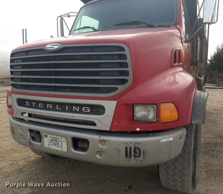 image for item LX9971 2000 Sterling L9500 dump truck