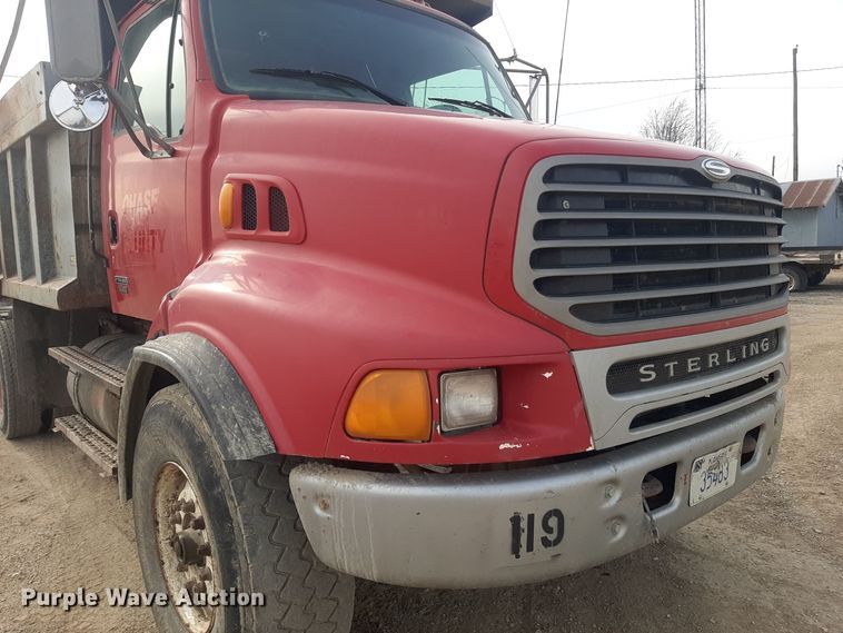 image for item LX9971 2000 Sterling L9500 dump truck