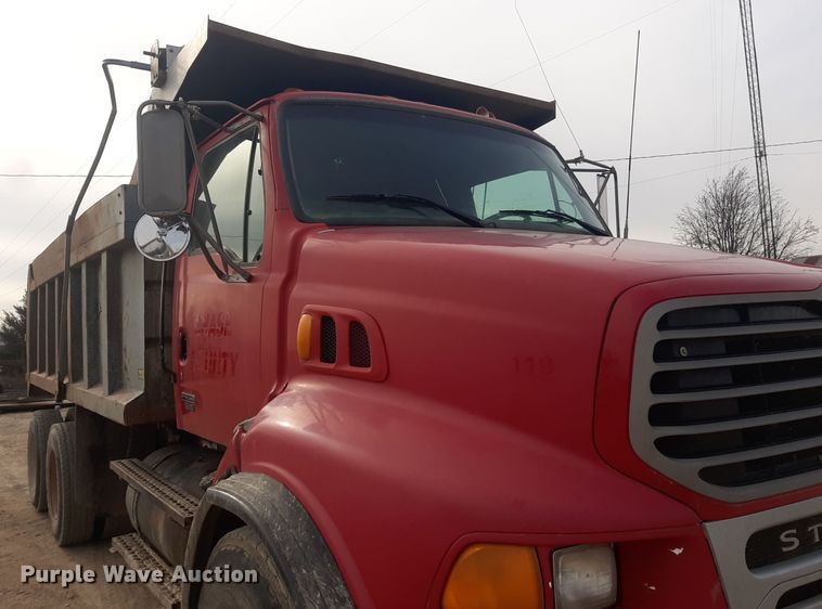 image for item LX9971 2000 Sterling L9500 dump truck