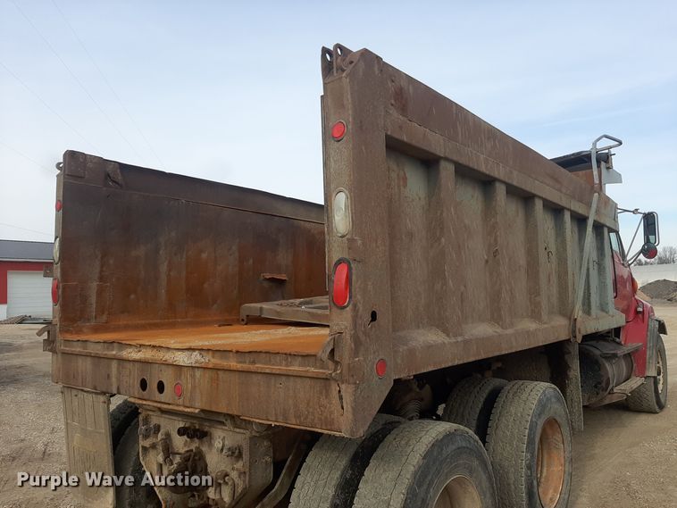 image for item LX9971 2000 Sterling L9500 dump truck