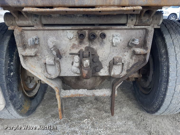 image for item LX9971 2000 Sterling L9500 dump truck