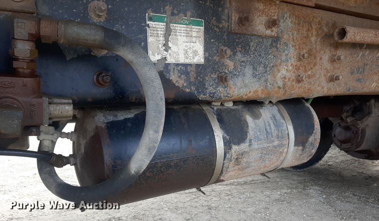 image for item LX9971 2000 Sterling L9500 dump truck