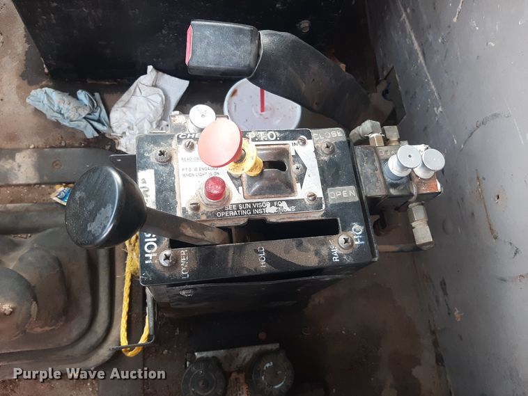 image for item LX9971 2000 Sterling L9500 dump truck