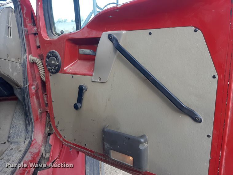 image for item LX9971 2000 Sterling L9500 dump truck