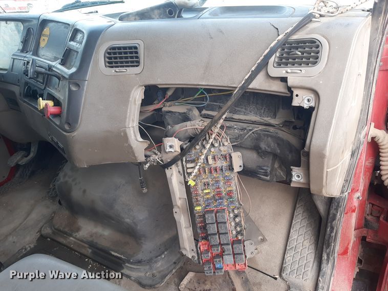 image for item LX9971 2000 Sterling L9500 dump truck