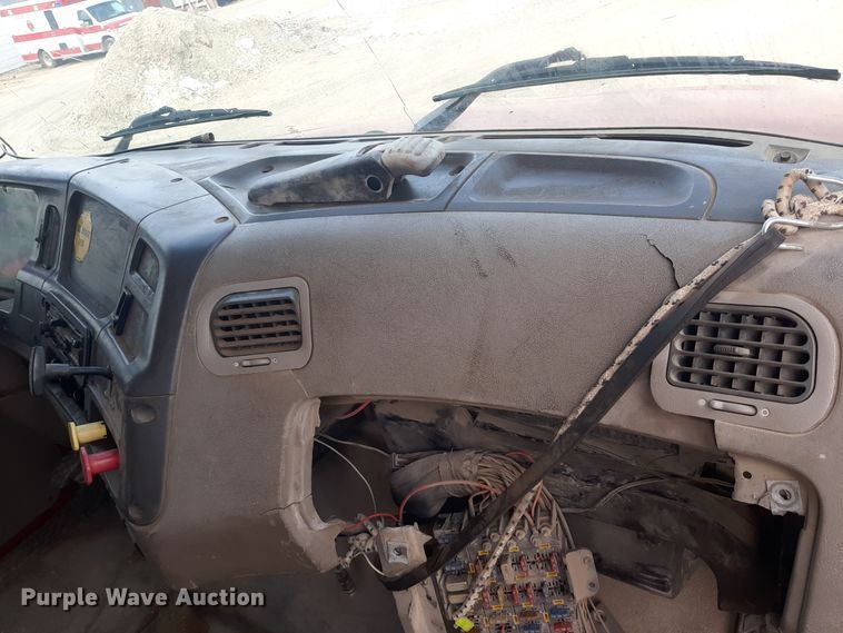 image for item LX9971 2000 Sterling L9500 dump truck