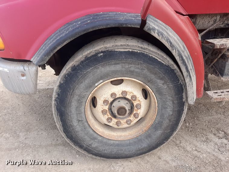 image for item LX9971 2000 Sterling L9500 dump truck