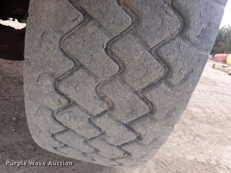 image for item LX9971 2000 Sterling L9500 dump truck