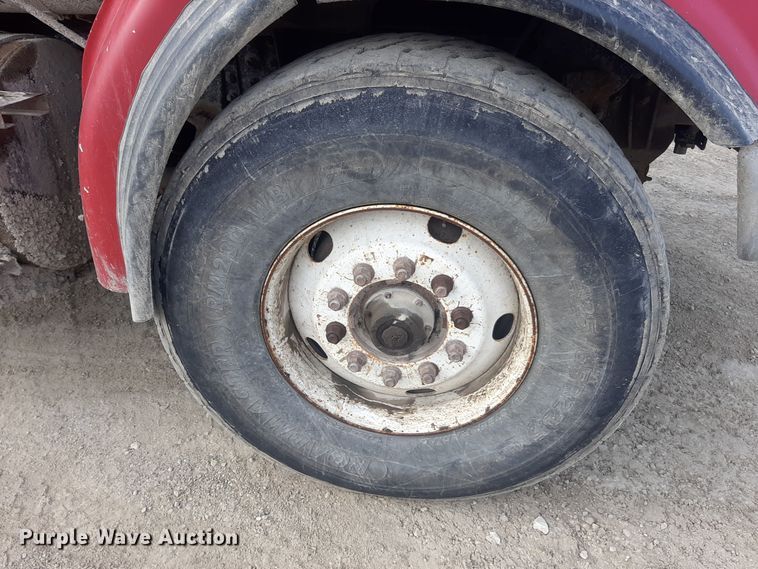 image for item LX9971 2000 Sterling L9500 dump truck