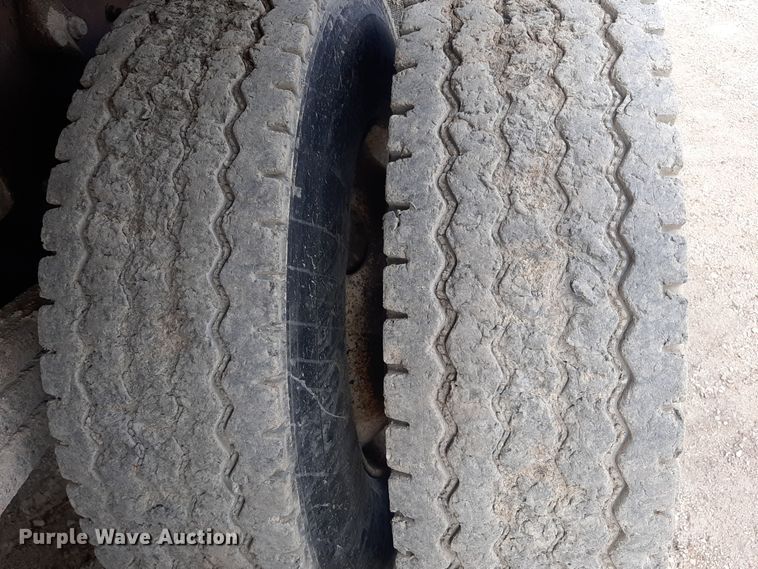 image for item LX9971 2000 Sterling L9500 dump truck