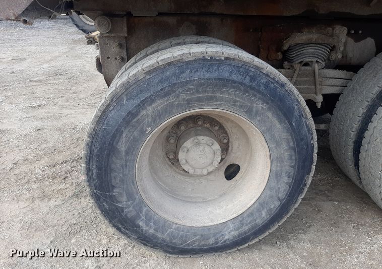 image for item LX9971 2000 Sterling L9500 dump truck
