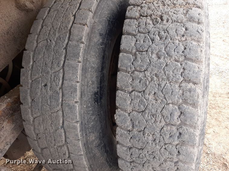 image for item LX9971 2000 Sterling L9500 dump truck