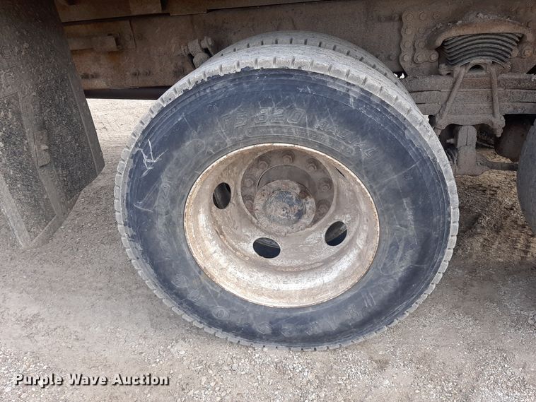 image for item LX9971 2000 Sterling L9500 dump truck