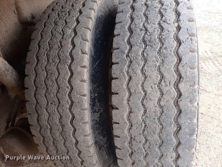 image for item LX9971 2000 Sterling L9500 dump truck