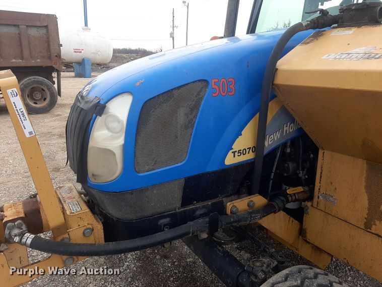 image for item LX9972 2012 New Holland T5070  tractor