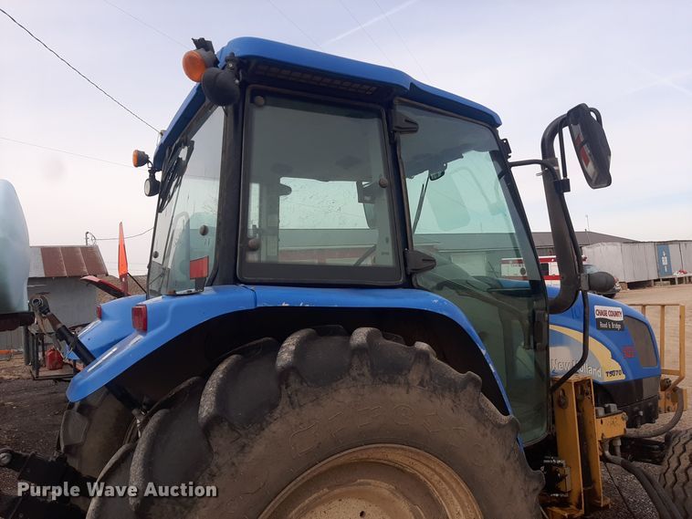 image for item LX9972 2012 New Holland T5070  tractor
