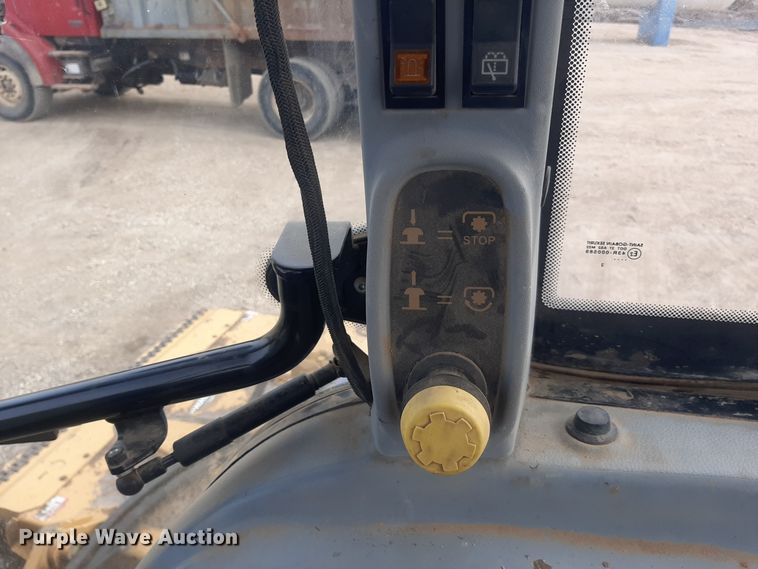 image for item LX9972 2012 New Holland T5070  tractor