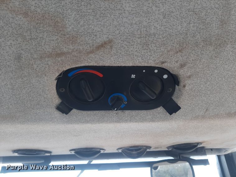 image for item LX9972 2012 New Holland T5070  tractor