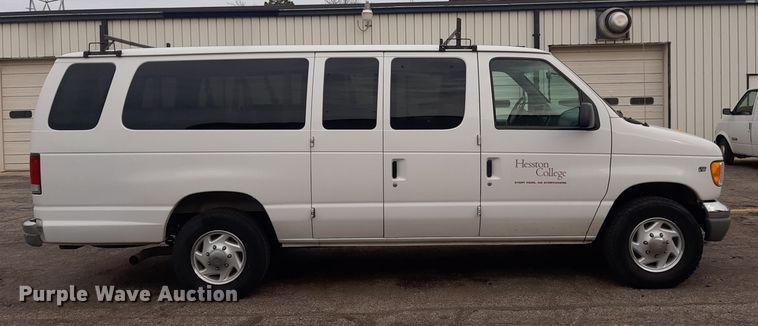 image for item LX9989 2000 Ford E350  van