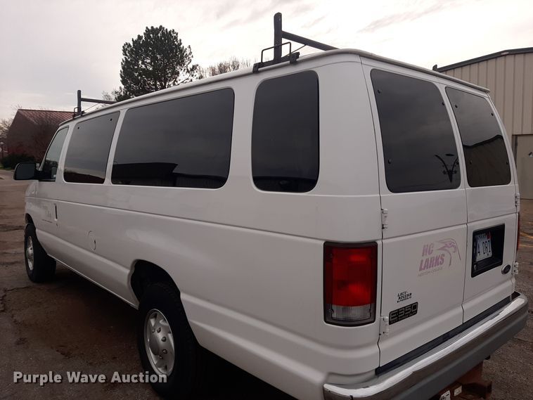 image for item LX9989 2000 Ford E350  van