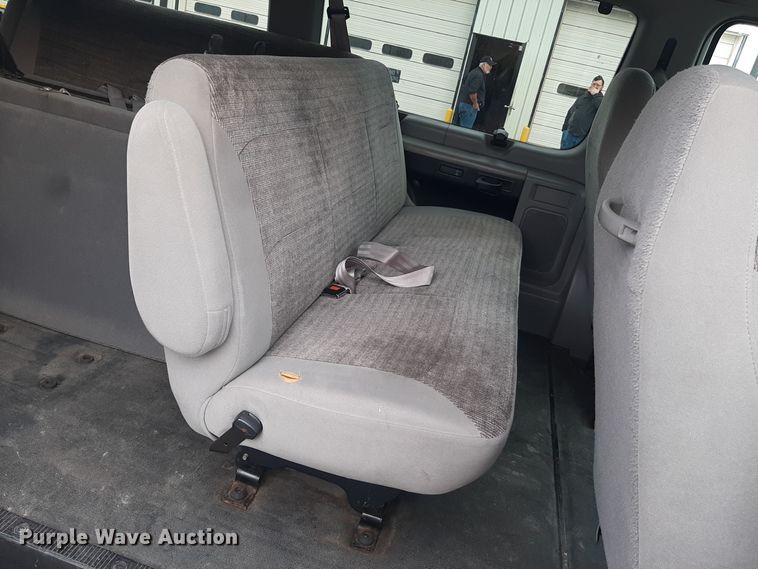 image for item LX9989 2000 Ford E350  van
