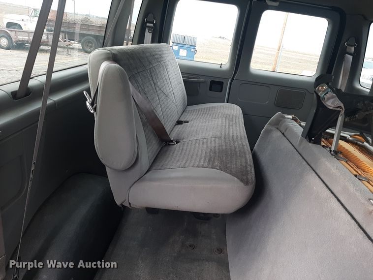 image for item LX9989 2000 Ford E350  van