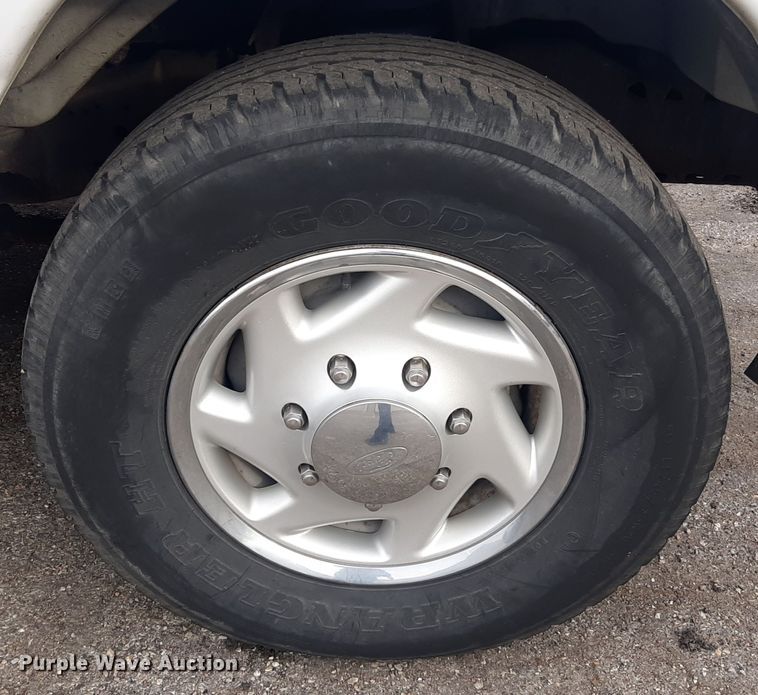 image for item LX9989 2000 Ford E350  van