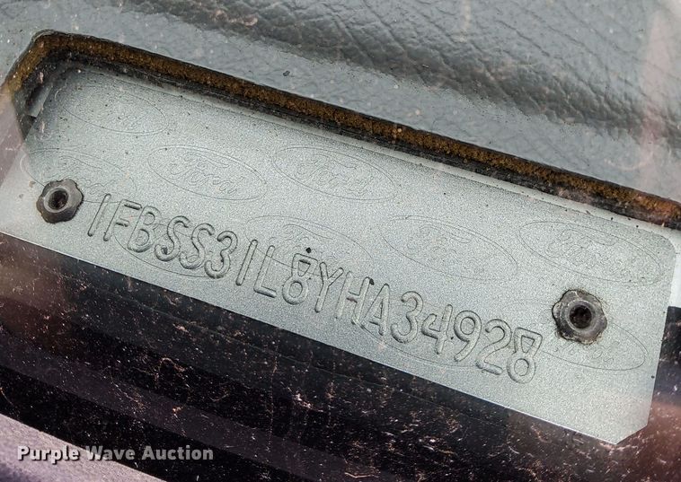 image for item LX9989 2000 Ford E350  van