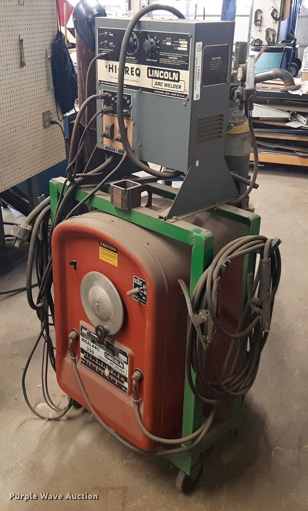 image for item LX9990 Lincoln Idealarc 250  welder