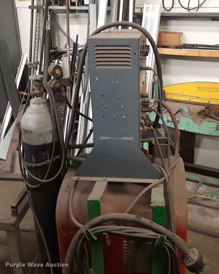 image for item LX9990 Lincoln Idealarc 250  welder